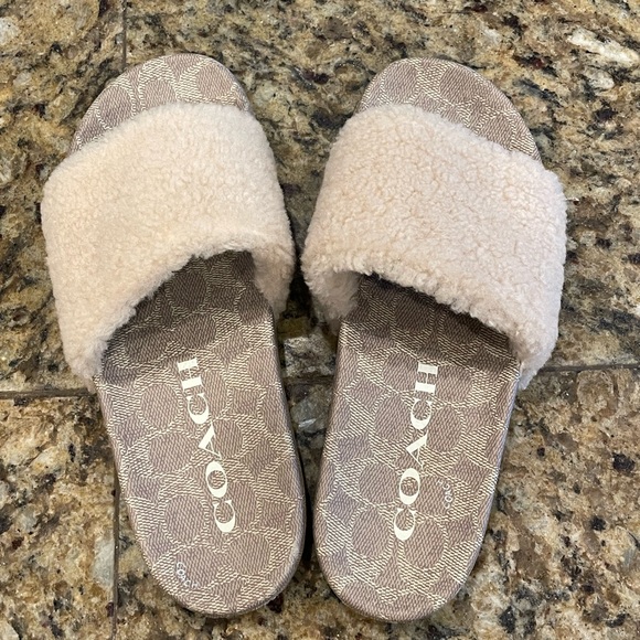 Coach Slippers size 9 - Picture 1 of 4